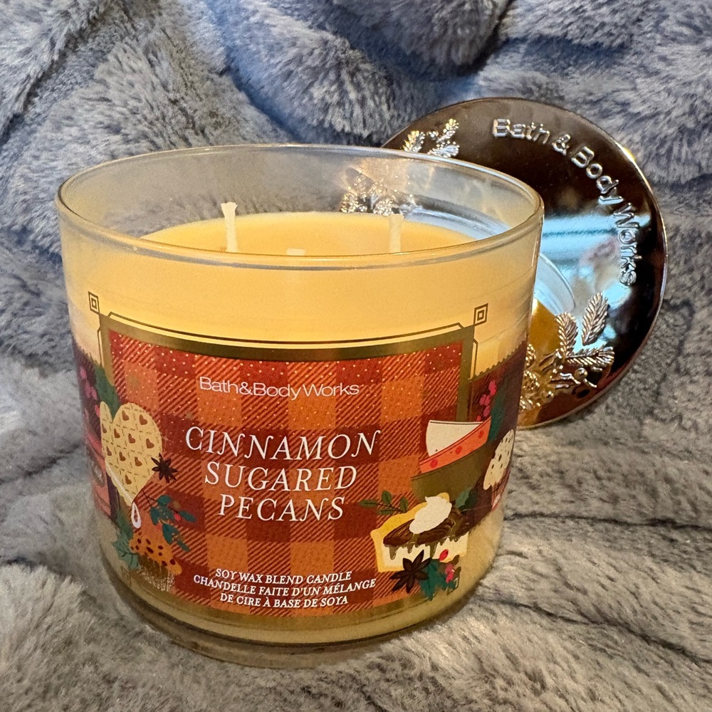 Bath & Body Works Cinnamon Sugared Pecans Candle - Warm Yellow